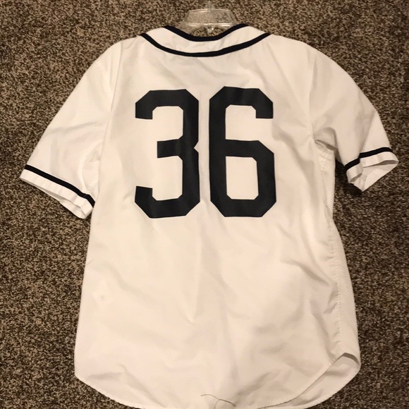 tee - Picture 1 of 2